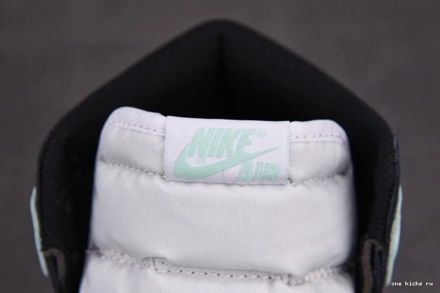 Cheap 861428-100 High Jordan Igloo 1 Retro 0810